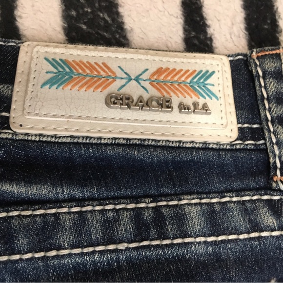 Sparkly Rhinestone feather shorts - Picture 3 of 7